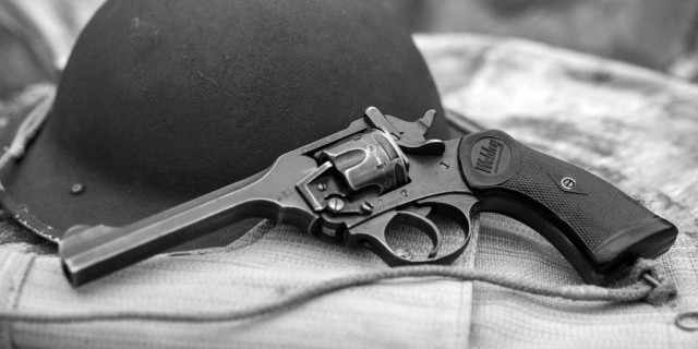 Пистолет VS. Револьвер: самое эпичное противостояние века