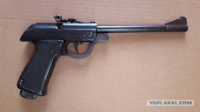 Продам польский пневматический пистолет "Лучник" кал. 4.5мм 1975 год выпуска.