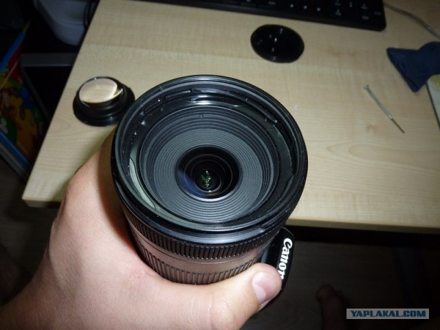 Убираем пыль с объектива Canon EF-S 18-135