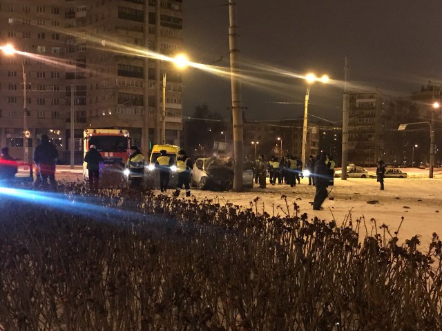 Три человека погибли в ДТП в Петербурге, уходя от полицейской погони