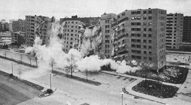 За стенами гетто: почему в США сначала появились, но быстро были уничтожены привычные нам спальные районы