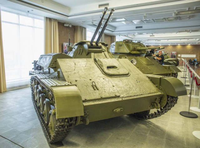 Рассказы об оружии. Зенитный танк Т-90. Дедушка «Шилки» и «Тунгуски»