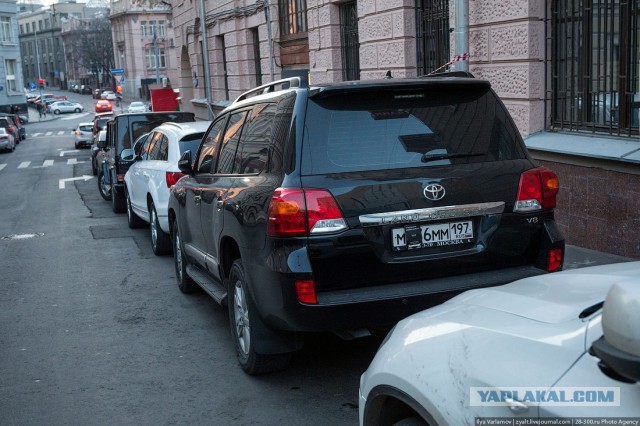 Парковка в Москве подорожает до 380 руб. в час