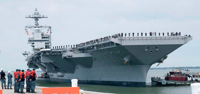 Деньги на воду: ВМС США приняли на вооружение авианосец за $13 млрд