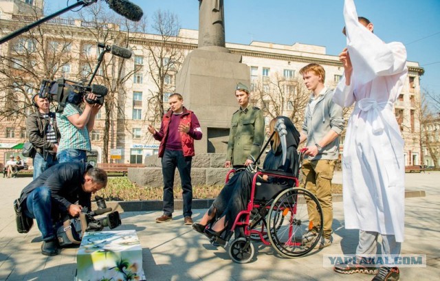 Пикет против кандидатов на пост президента Украины