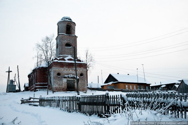 Село Пянтег и деревянная Богоявленская церковь