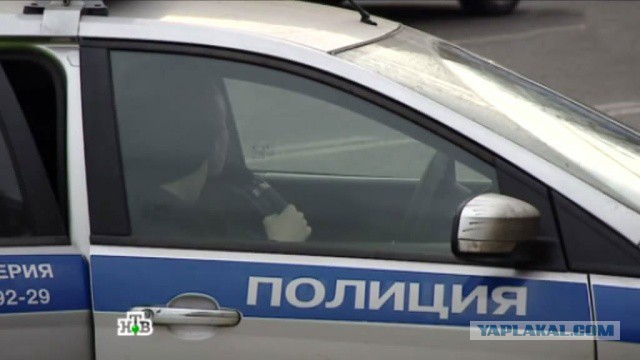 В Москве водитель BMW врезался в здание