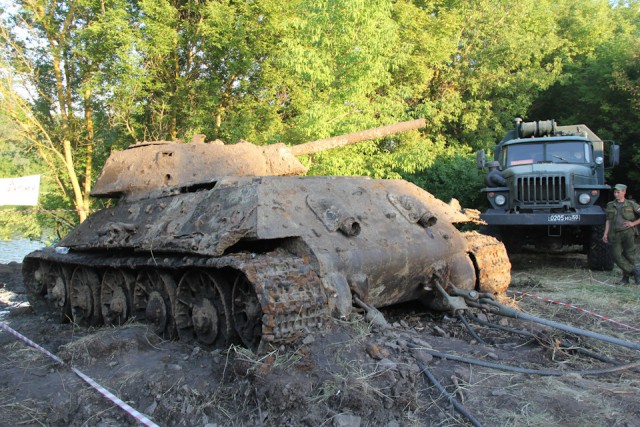 Подъём танка Т-34-76 из реки Дон