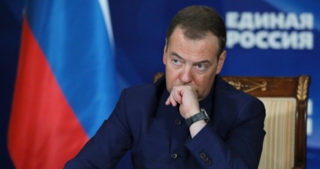 Медведеву пророчат должность председателя Верховного суда РФ