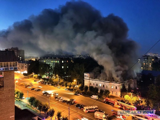 В Кирове горит пожарная часть