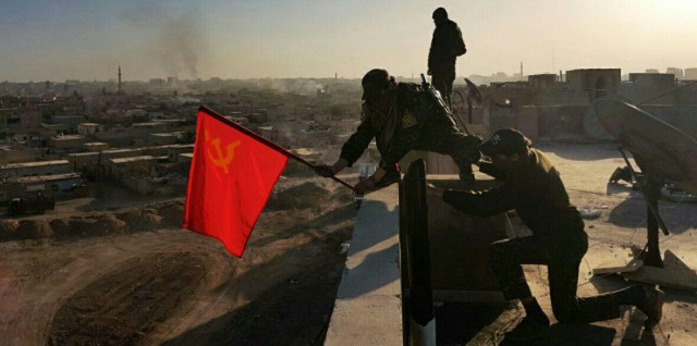 Красный флаг был поднят над Раккой