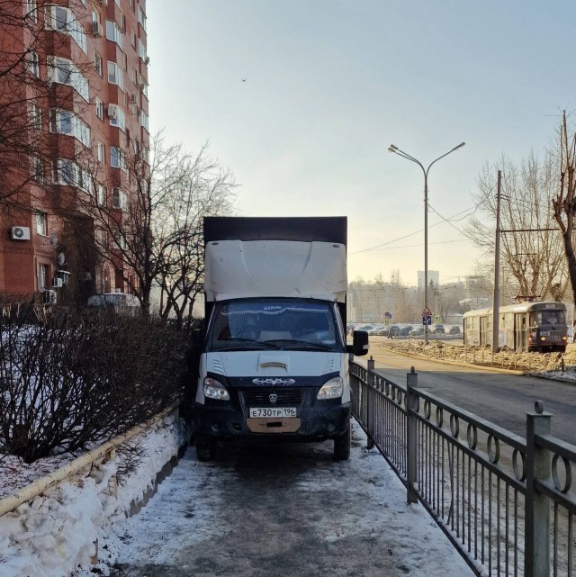 Такого «мастера парковки» заметили в Екатеринбурге