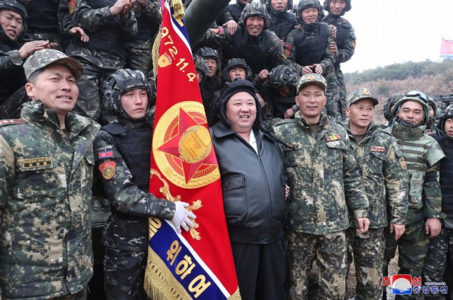 Ким Чен Ын лично протестировал новейший северокорейский танк