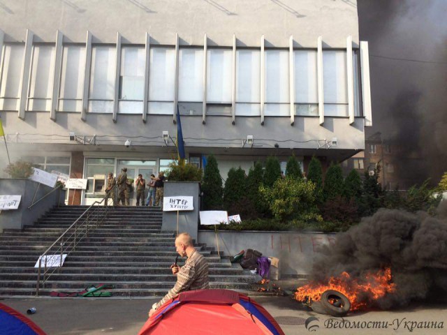 В Киеве горит одно из зданий телеканала «Интер»