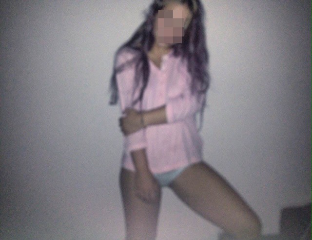 15-летняя дочь депутата снялась в откровенной фотосессии для сайта проституток