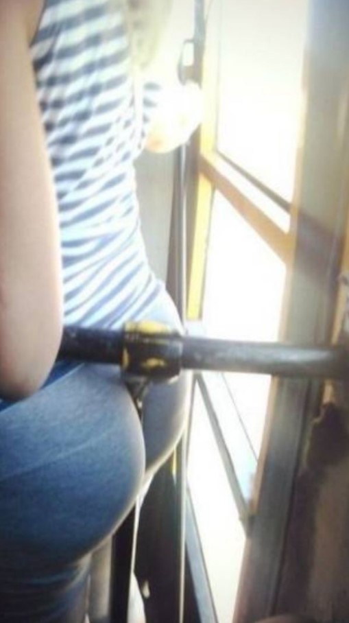 Крепче держитесь за поручни!