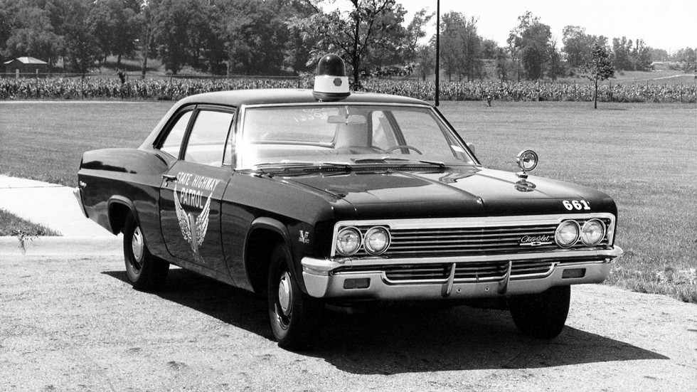 Полицейский автомобиль сша 1990. Смотреть фото Полицейский автомобиль сша 1990. Смотреть картинку Полицейский автомобиль сша 1990. Картинка про Полицейский автомобиль сша 1990. Фото Полицейский автомобиль сша 1990