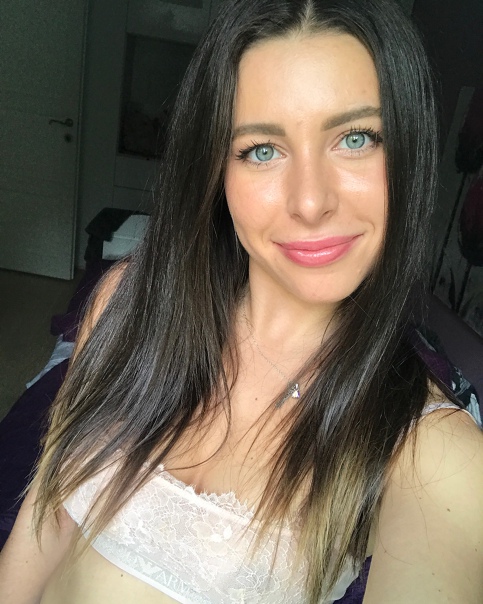 Порно жүргізетін спортшы қыз