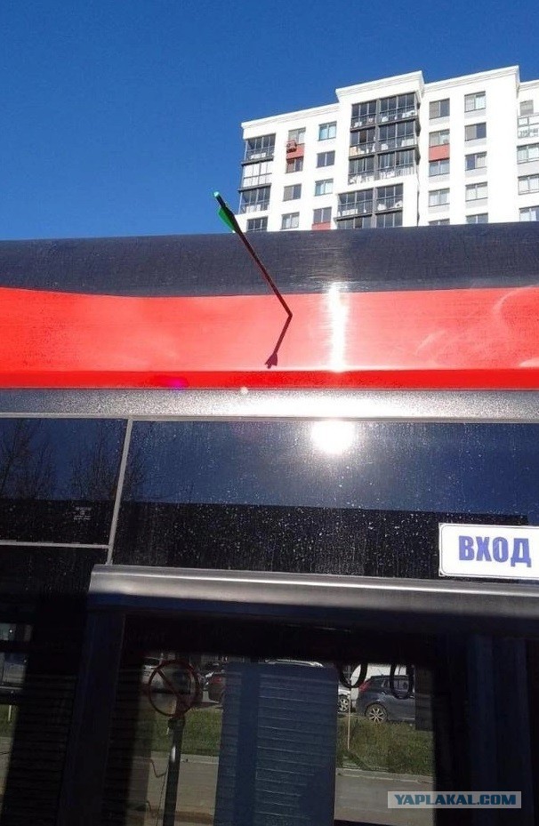 Кирпич прилетел в голову пассажирке МЦД-2 во время поездки между станциями «Стрешнево» и «Щукинская»