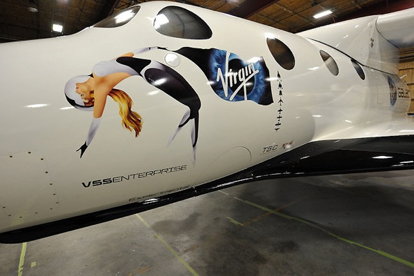 SpaceShipTwo первый раз взлетел