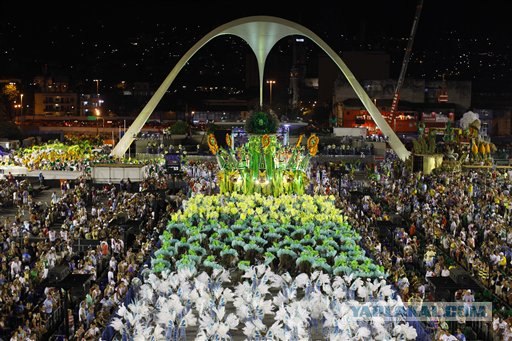 В Рио-де-Жанейро начался карнавал.