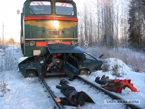 Проезд Ж/Д переезда по-русски!