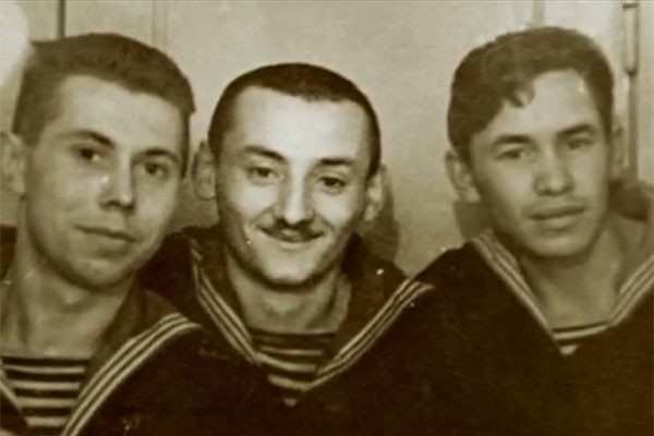 Армейские фотографии советских знаменитостей.