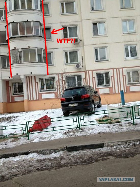 ЖКХ спасли газон от парковщиков