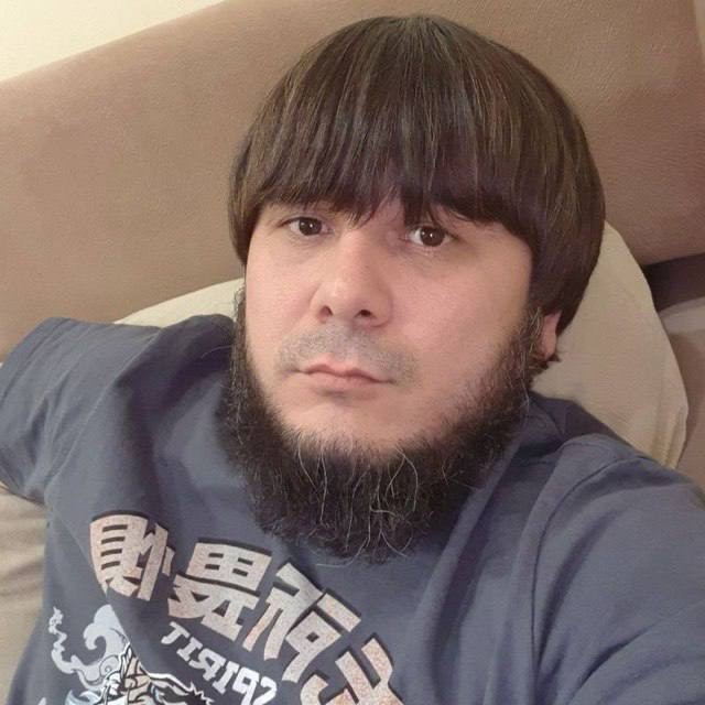 В Иркутске два абу-бандита перегородили дорогу автомобилю и избили водителя прямо на проезжей части моста
