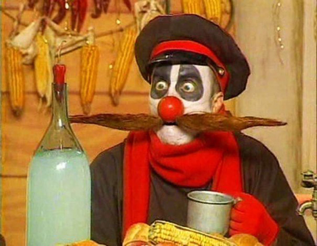 Иностранцы пробуют русский самогон