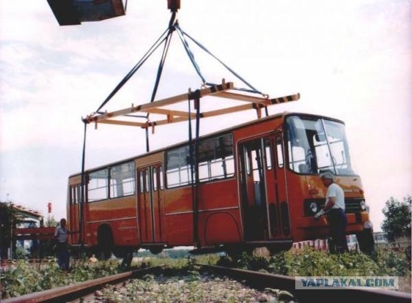 Поезд из... автобуса (12 фото)