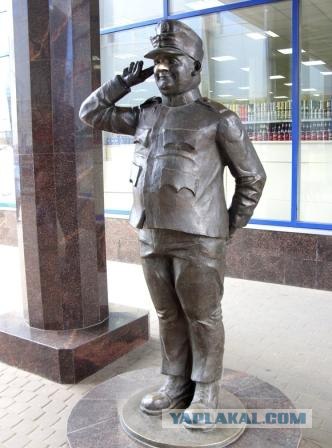 Необычные памятники