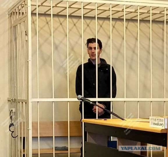 Облитой в Петербурге кислотой девушке ампутировали ухо