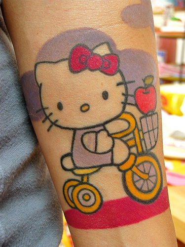Мир Kitty с бантиком