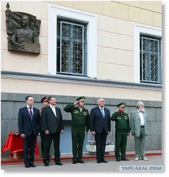Им на**и в голову