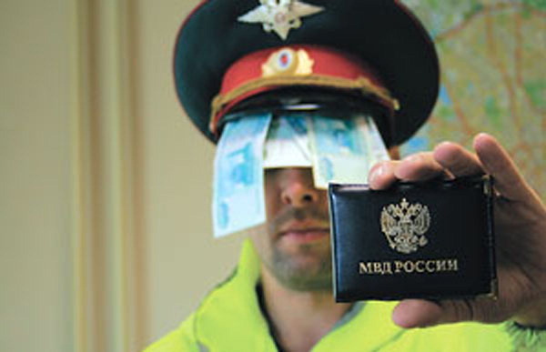 Владелец подпольного цеха, где разливали убивший 55 человек «Боярышник», сбежал за границу