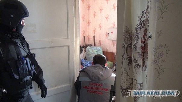 Видео с места захвата в заложники 13-летней девочки в Омске