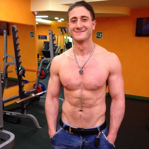 10972210 Брюс хлебников сейчас чем занимается