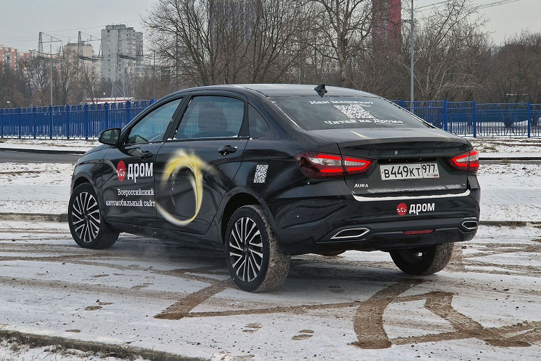 Автоваз — это место просто заколдовано. Новейшая Lada Aura начинает сыпаться уже после 2000 км пробега…