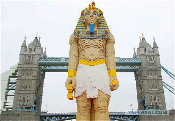 Грандиозные сооружения из LEGO