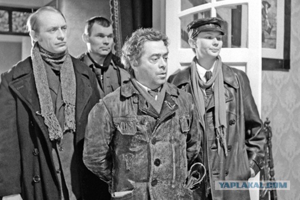 Ну, очень застенчивая...