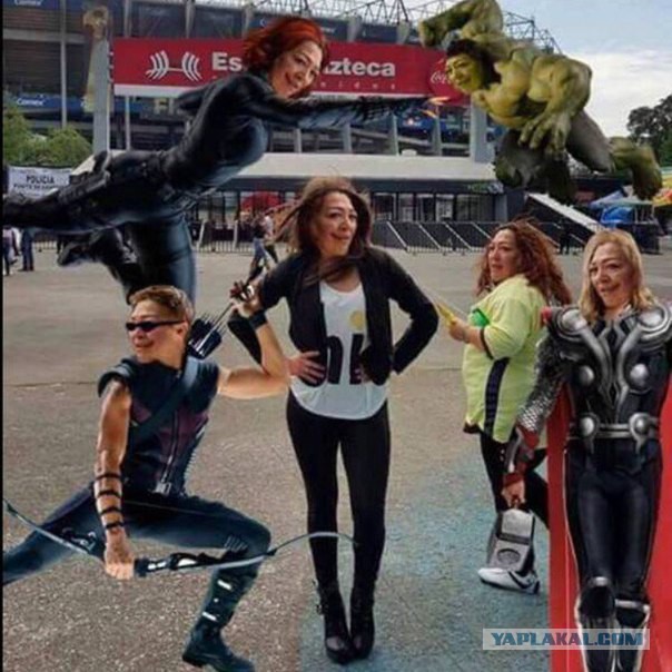 Попросила убрать женщину с фотографии