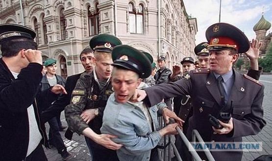 Сделал замечание курящим полицейским-нажил проблем