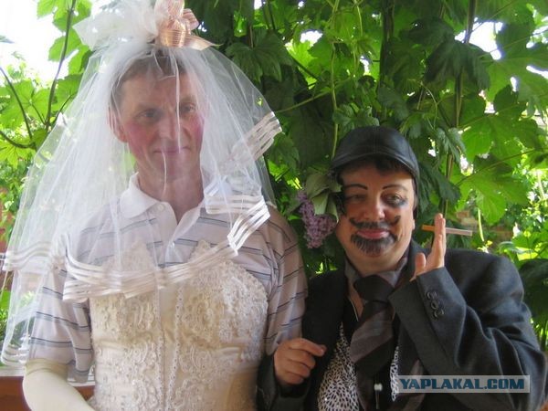Переодетый в девочку мальчик в мини-юбке выиграл новогодний конкурс в Екатеринбурге