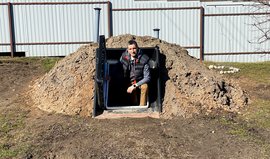 В Кашире пенсионер-дачник пол дня просидел в холодной теплице из за игр соседского пацана