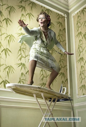 Моя бабушка курит трубку... :)