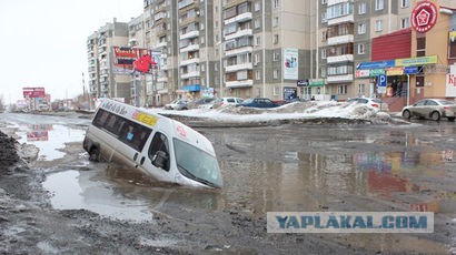 Центробанк предложил пользователям выбрать символы для купюр в 200 и 2000 рублей