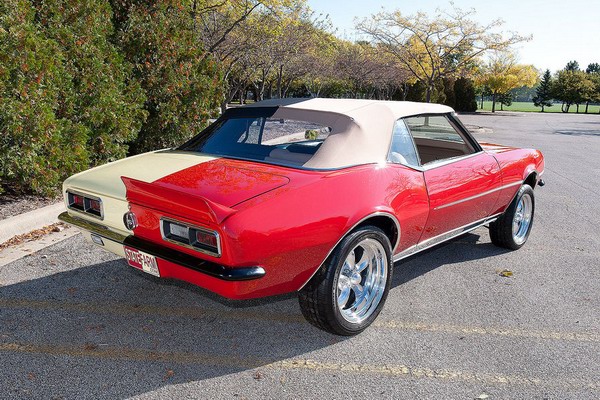 Шеви Камаро в стиле "Джекил и Хайд"