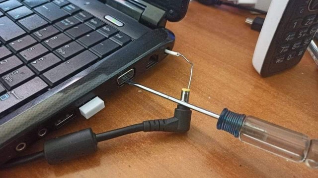 Мы паяли, мы ваяли, наши пальчики из ж@пы