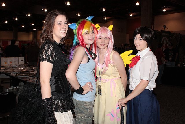 Девушки с Comicon 2012